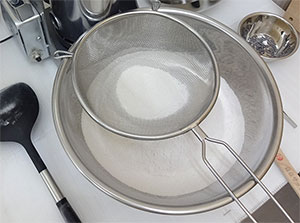 ボウルとふるい